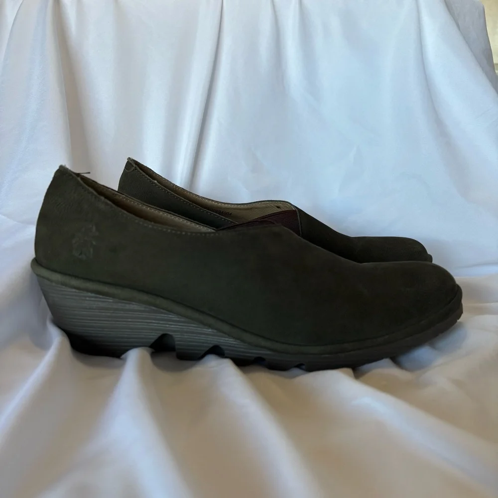 Fly London Peso Wedge Slip On Shoes Heels Green Suede Leather Size 40